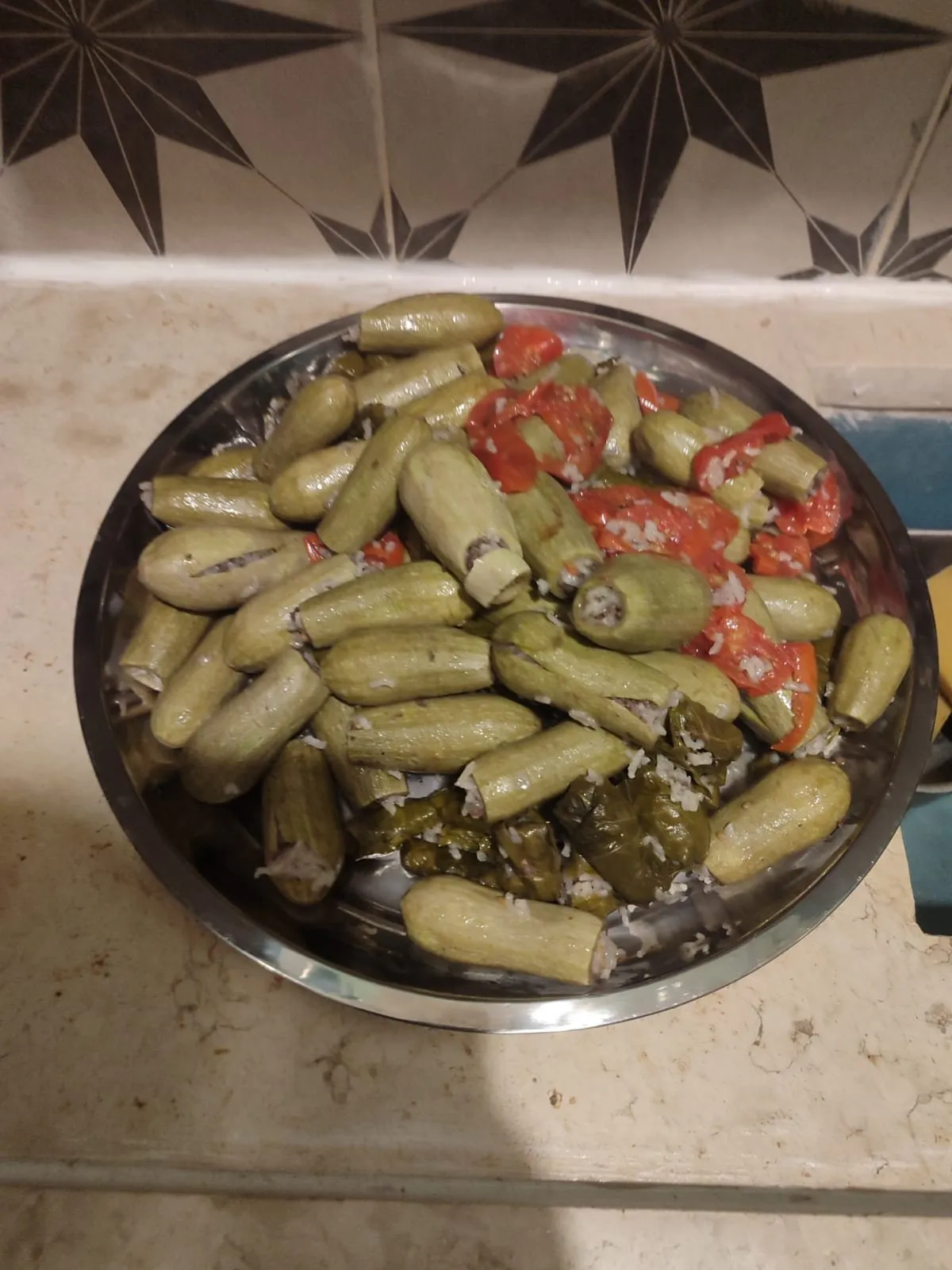 صينية ورق عنب وكوسا محشي